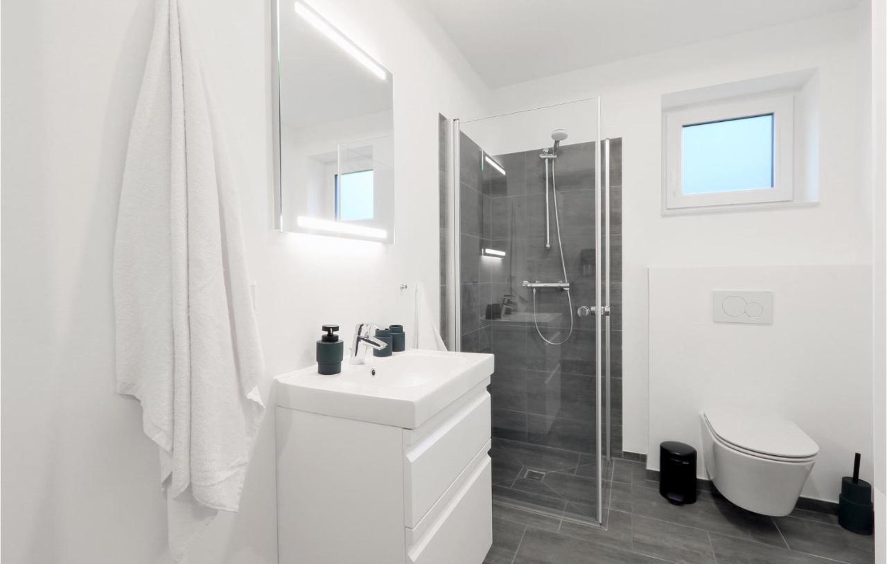 Beach Front Apartment In Lembruch-Duemmer See Екстериор снимка