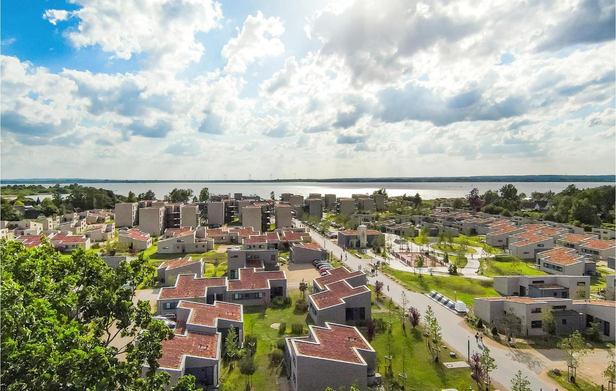 Beach Front Apartment In Lembruch-Duemmer See Екстериор снимка